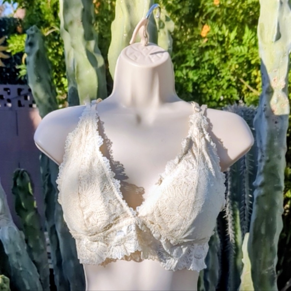 Aerie Cream Lace Boho Plunge Strappy Back Bralette Large NWOT
